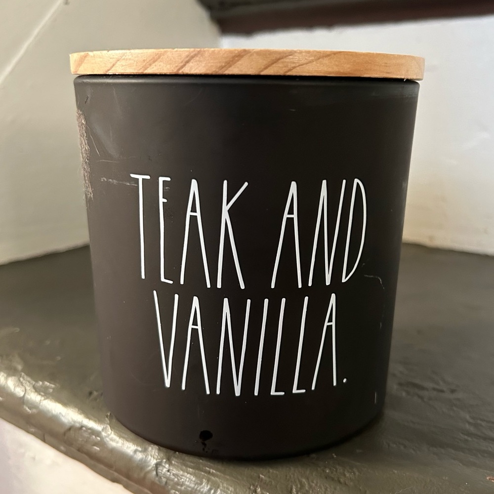 Rae Dunn TEAK AND VANILLA. Candle